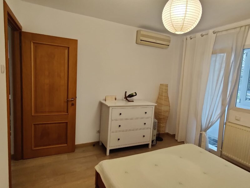 Piata Sudului, Sun Plazza, Oltenitei, et. 1, prima inchiriere, loc parcare