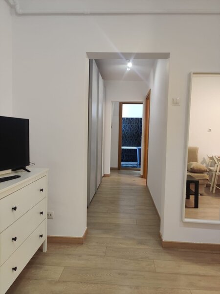 Piata Sudului, Sun Plazza, Oltenitei, et. 1, prima inchiriere, loc parcare